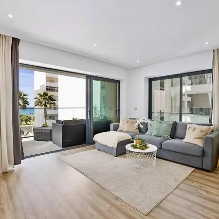 Bright Modern Beachside With Pool & Seaview شقة كوارتيرا