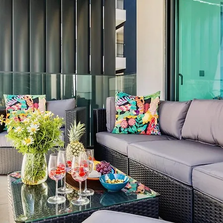 Bright Modern Beachside With Pool & Seaview Appartement Quarteira