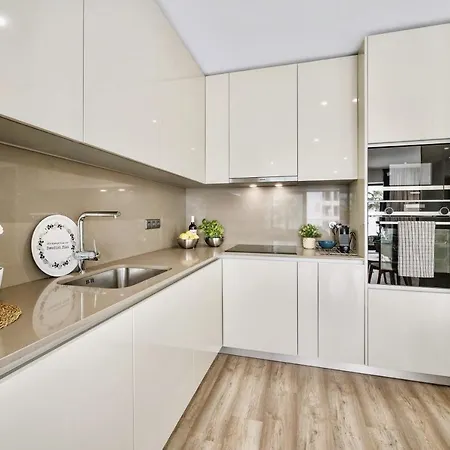 Bright Modern Beachside With Pool & Seaview Appartement Quarteira