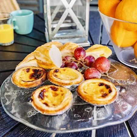 Bright Modern Beachside With Pool & Seaview Quarteira