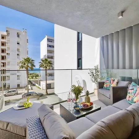 Bright Modern Beachside With Pool & Seaview شقة *