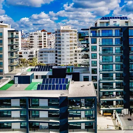 Bright Modern Beachside With Pool & Seaview Quarteira