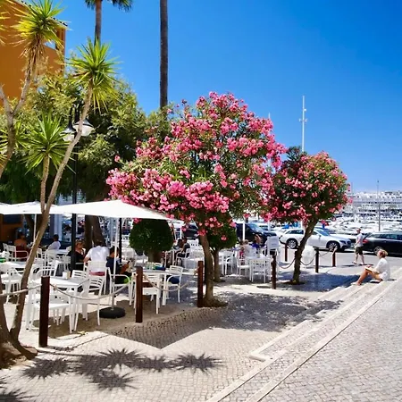 Bright Modern Beachside With Pool & Seaview Quarteira