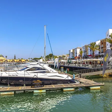 Bright Modern Beachside With Pool & Seaview *