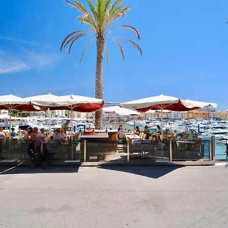 Bright Modern Beachside With Pool & Seaview Appartement *