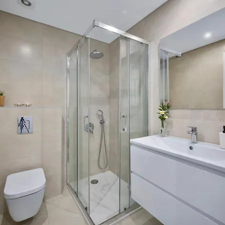 Bright Modern Beachside With Pool & Seaview * Quarteira