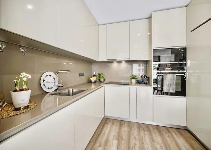 Bright Modern Beachside With Pool & Seaview Apartament Quarteira