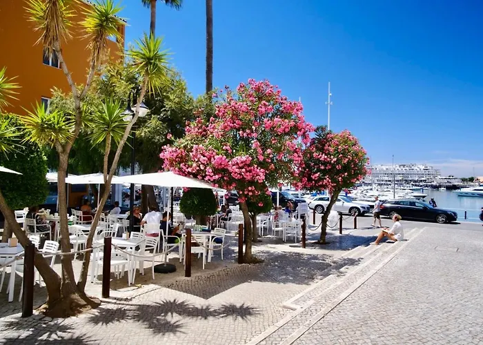 Bright Modern Beachside With Pool & Seaview Quarteira