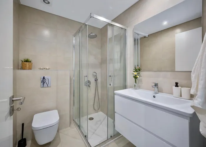 Bright Modern Beachside With Pool & Seaview * Quarteira